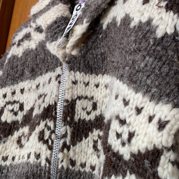 Vintage Cowichan Indian Sweater - Picture 5 of 16